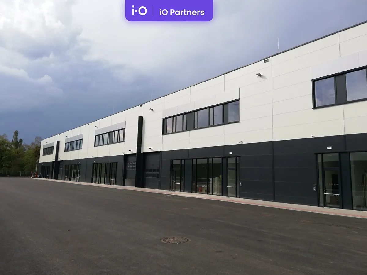 Pronájem skladového prostoru 800 m²
